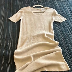 Short sleeve knit dress